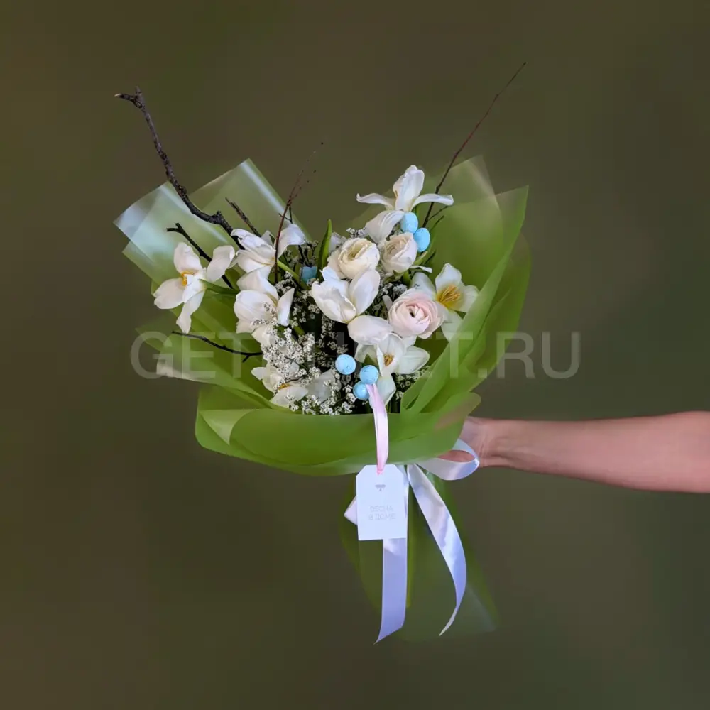 226581 Букет из ранункулюсов, лимониума и тюльпанов 