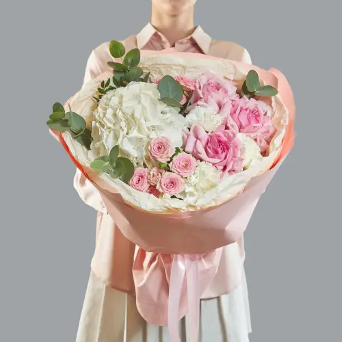 Букет из микса бело-розовых цветов